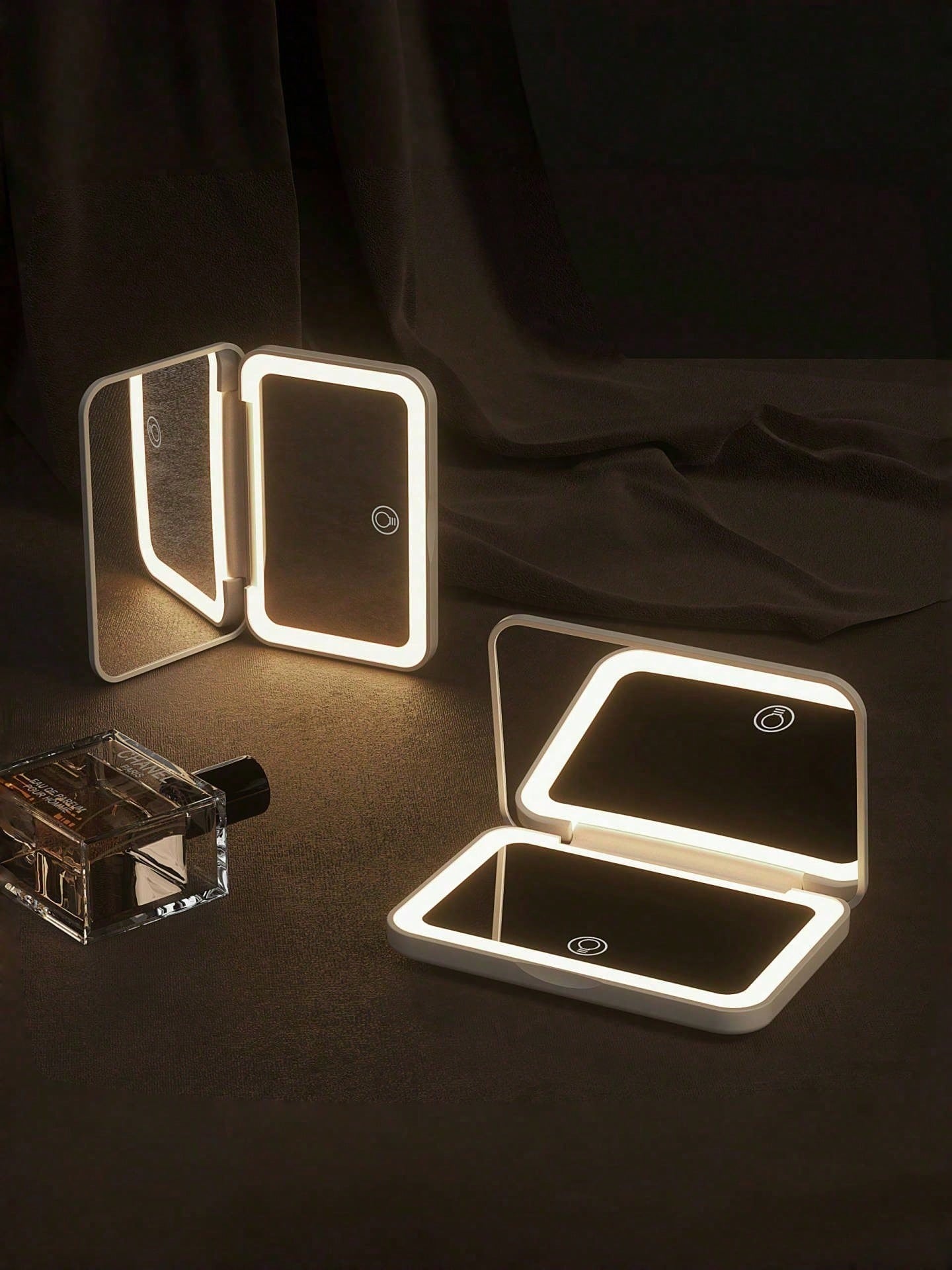 Travel Accessories As Gifts - LED-Schminkspiegel mit Touchscreen, 3 Beleuchtungsmodi, zusammenklappbarer,