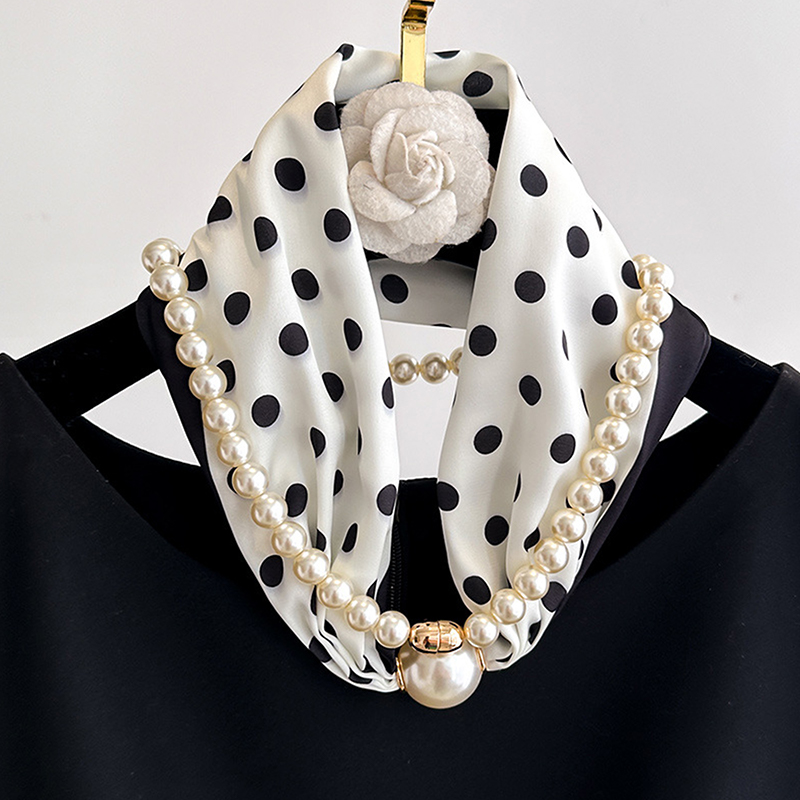 Satin-Halstuch mit Perlenkette – Travel Accessories Aesthetic Bewertung und Preis